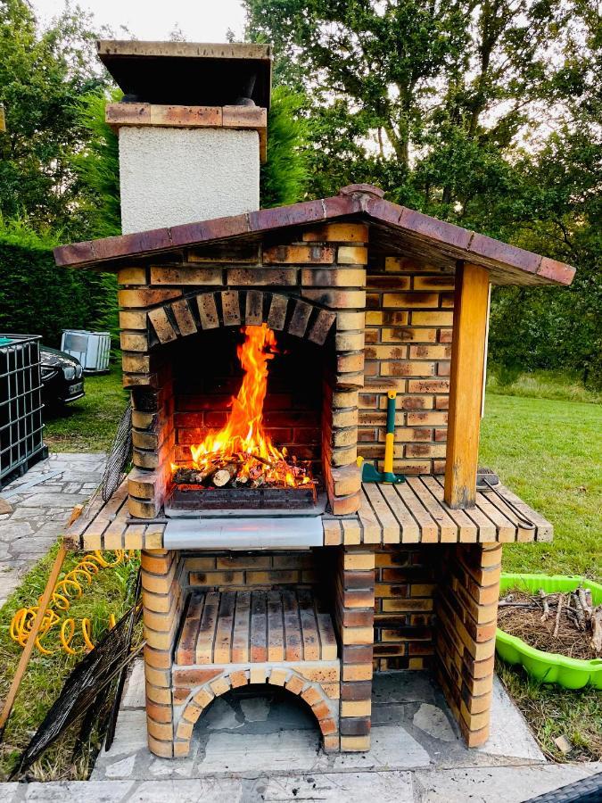 La Villa Perroquet Poncins ภายนอก รูปภาพ